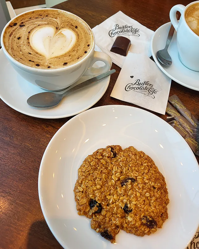 Bewleys coffee & biscuit